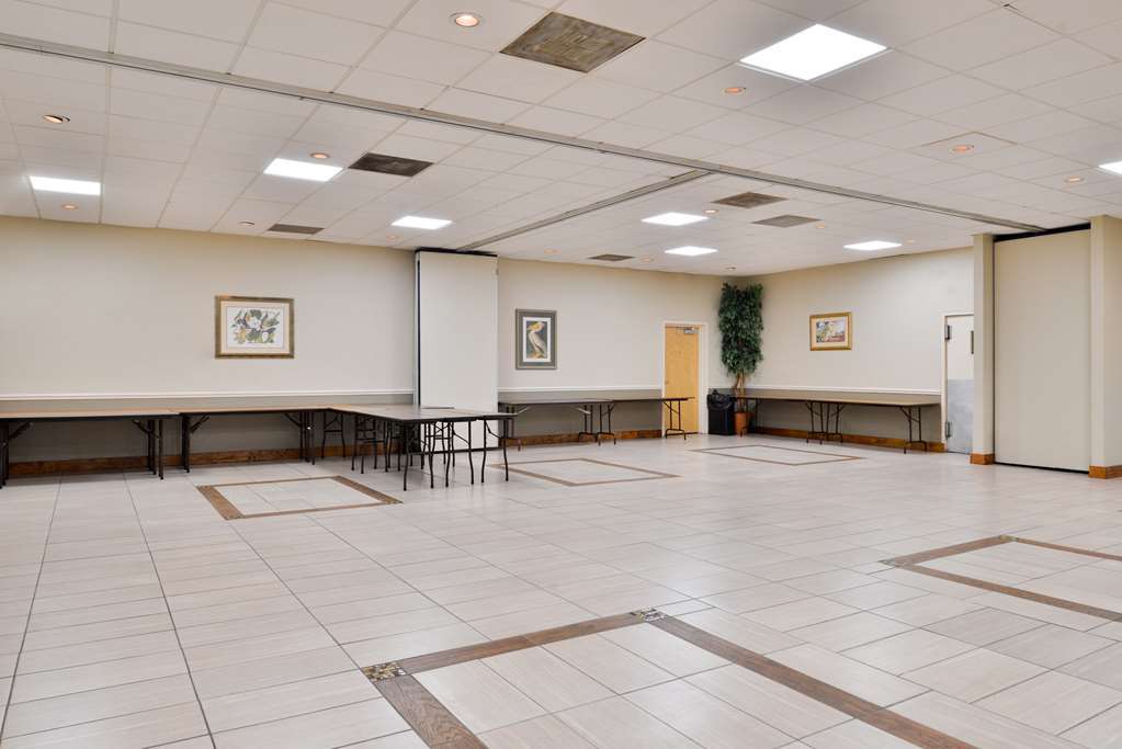 Econo Lodge Baton Rouge Prairieville Facilities photo