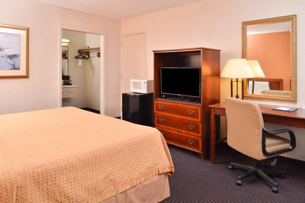 Econo Lodge Baton Rouge Prairieville Room photo